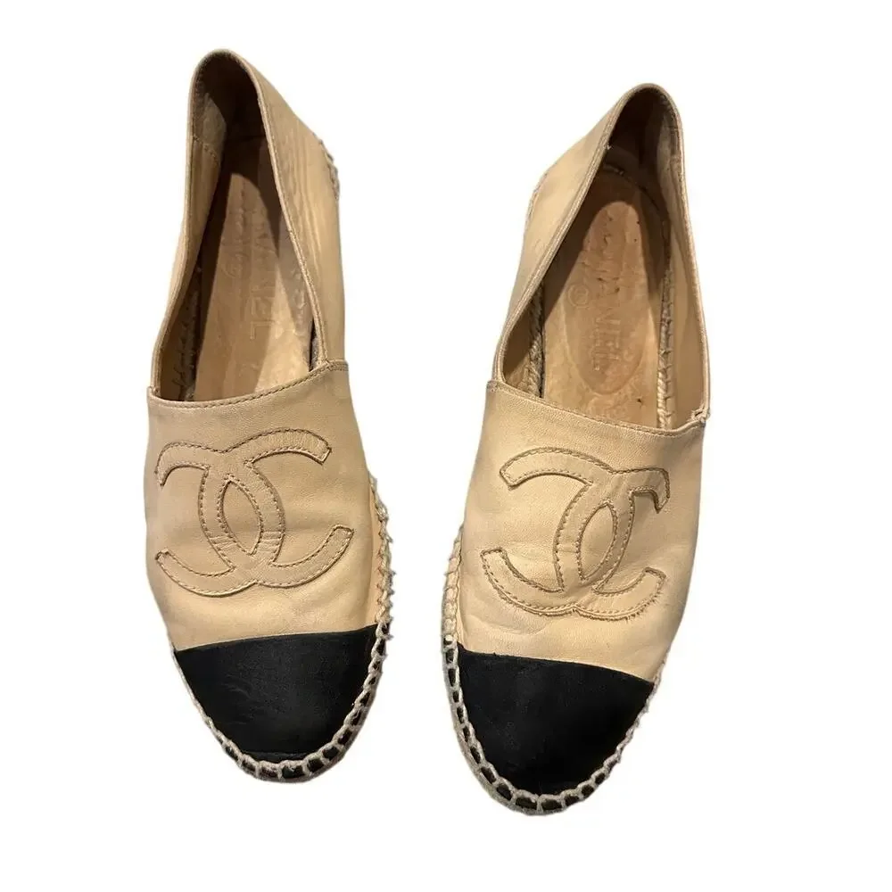 Authentic Chanel CC Espadrilles Size 39 Fits Size 7.5 Lambskin Tan Black FLAWED
